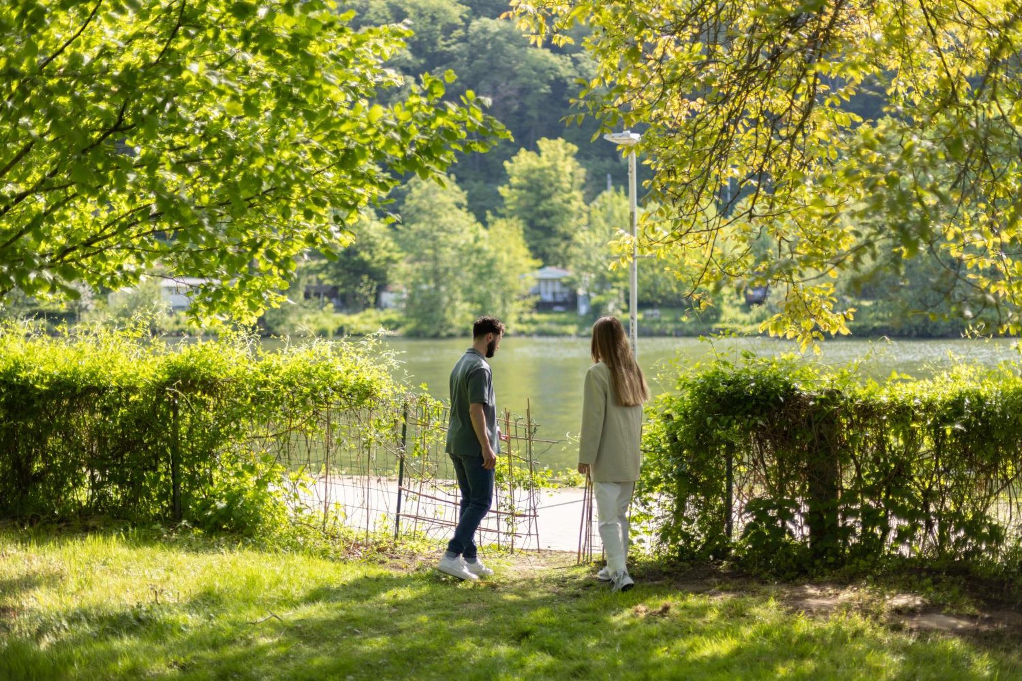 Plaisances, Les Plaisirs Du Bord De Meuse - Chambre D'Hotes Avec Baignoire Spa Profondeville Exterior foto